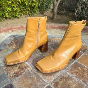 Vintage Hillard & Hanson Tan Leather Ankle Boots- 7M